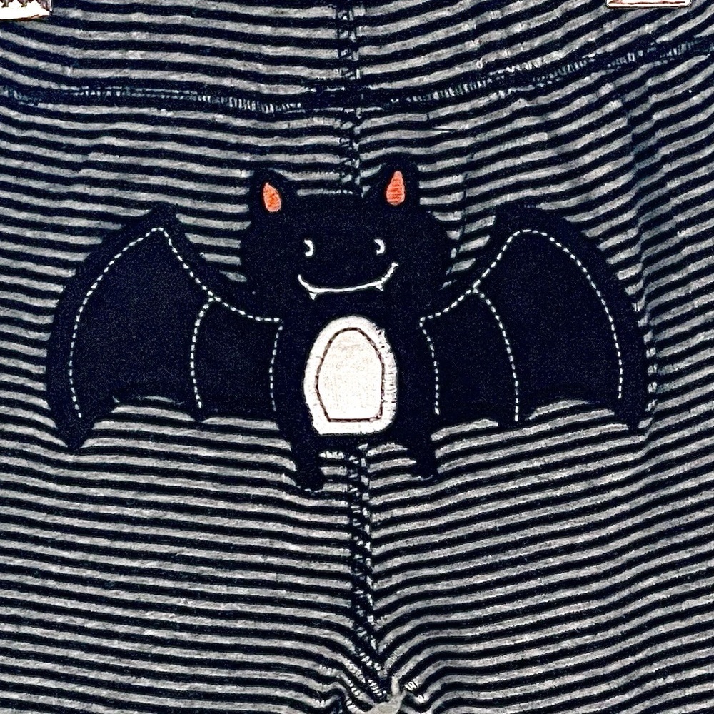 $3 💥Like New Halloween Bat Bum Leggings, Unisex, Embroidered Bat, Black & White